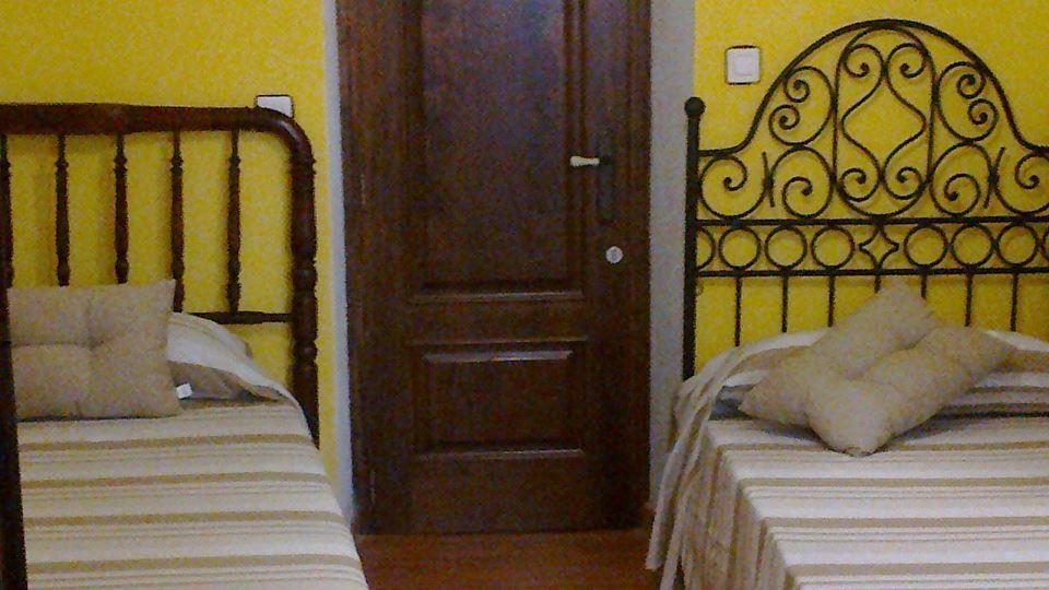 Hostal La Casa de los Aromas Villena Habitación foto